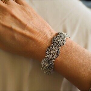 Filigree Medallion Stretch Bracelet